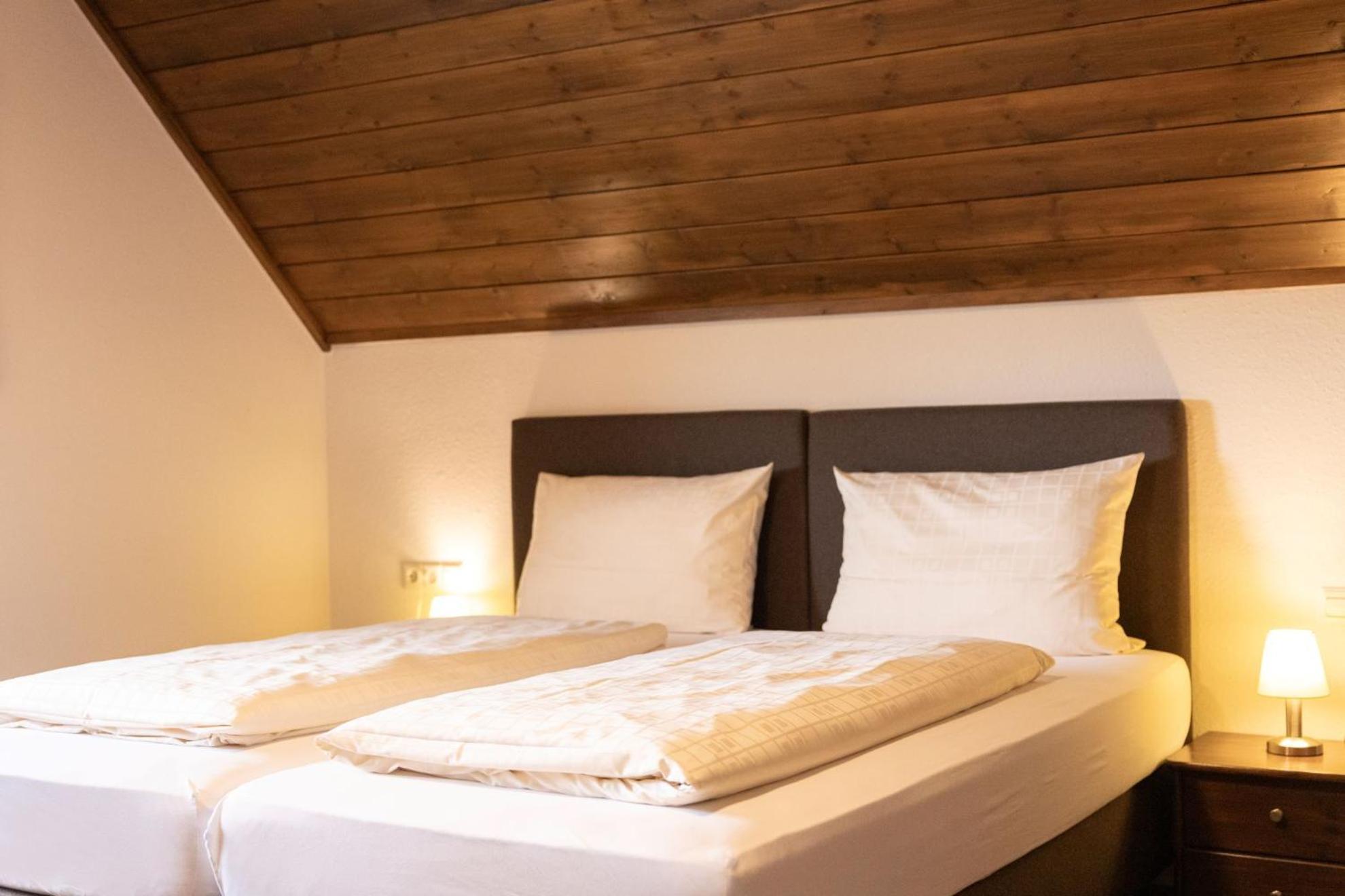 Altbau Gasthaus Amboss Grunkraut Ngoại thất bức ảnh